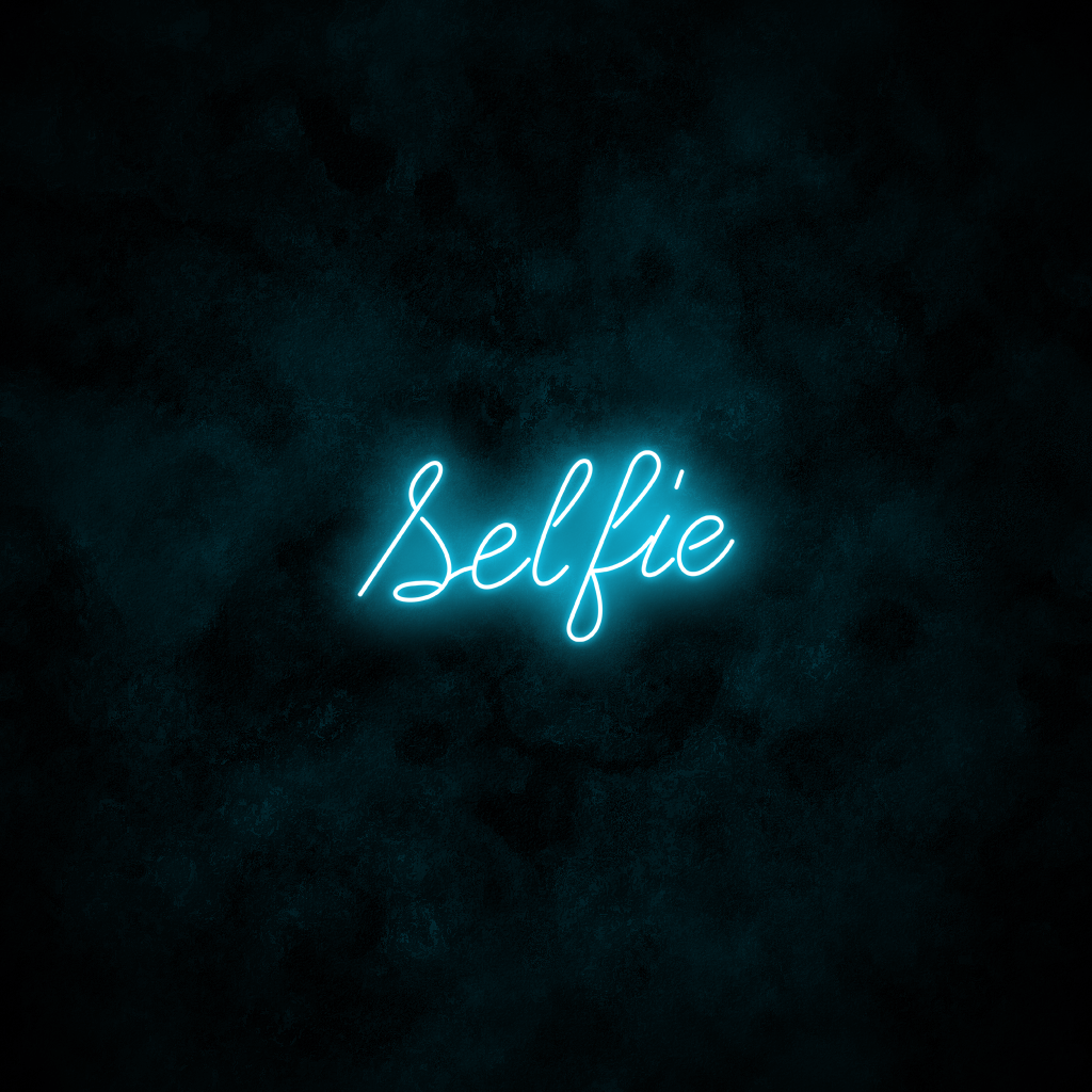 "Selfie" Neon Sign
